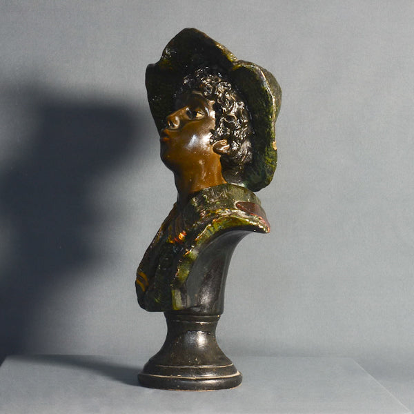 Scultura in ceramica policroma di fanciullo popolare. Francia del sud. Epoca fine ‘800