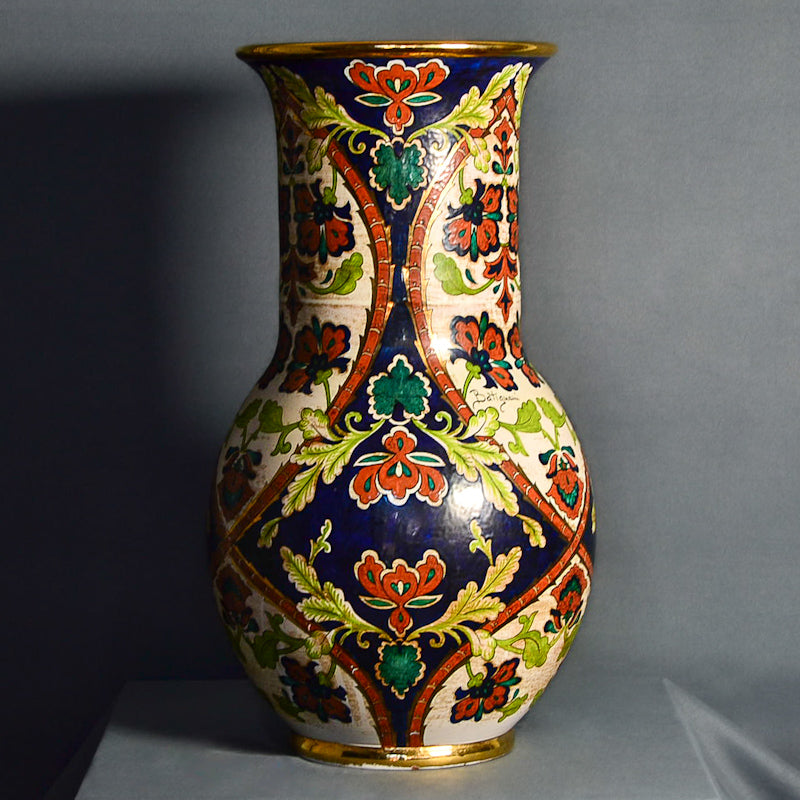 Vaso in terracotta dipinta con elementi vegetali e floreali f.to Batignani. Manifattura fiorentina. Metà ‘900