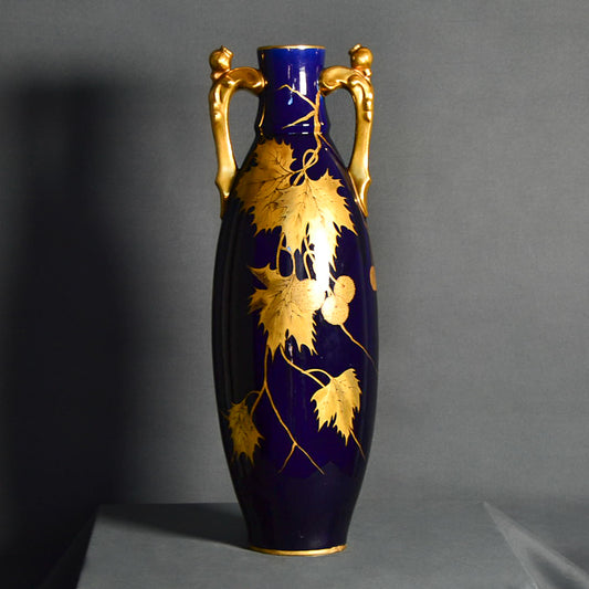 Vaso blu cobalto dipinto con elementi vegetali in oro zecchino. Stile Art Decò. Epoca ‘900