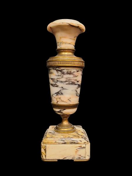 OROLOGIO TRITTICO IN MARMO VARIEGATO E BRONZO