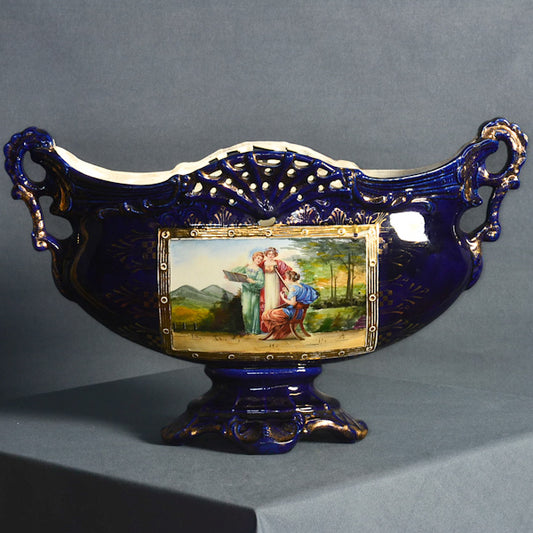 Poitiche in ceramica blu cobalto dipinto e decorato con scene romantiche. Stile neoclassico. Inizi ‘900