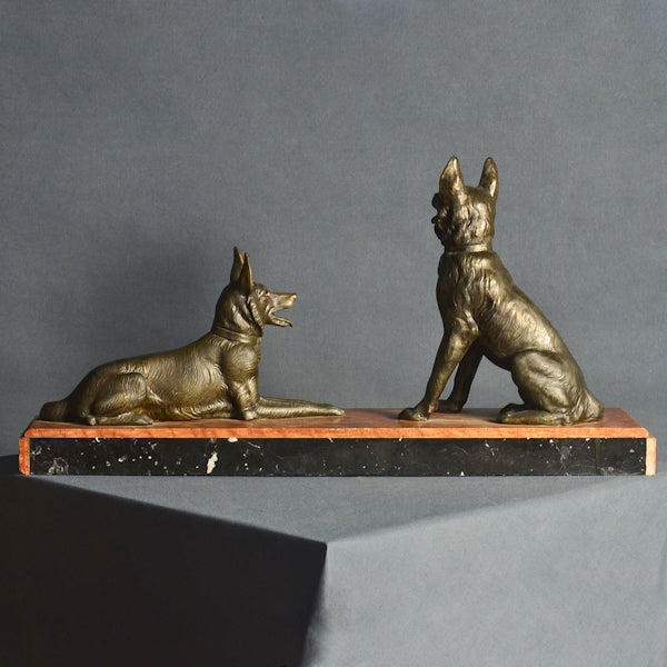 Bronzo fusione a cera persa raffigurante cani da compagnia, Piemonte. Primi '900