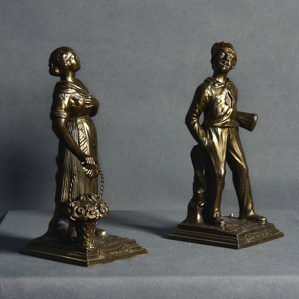 Coppia di sculture in bronzo raffiguranti giovani contadinelli. Epoca metà ‘900 (dividere i lotti, rifare foto)