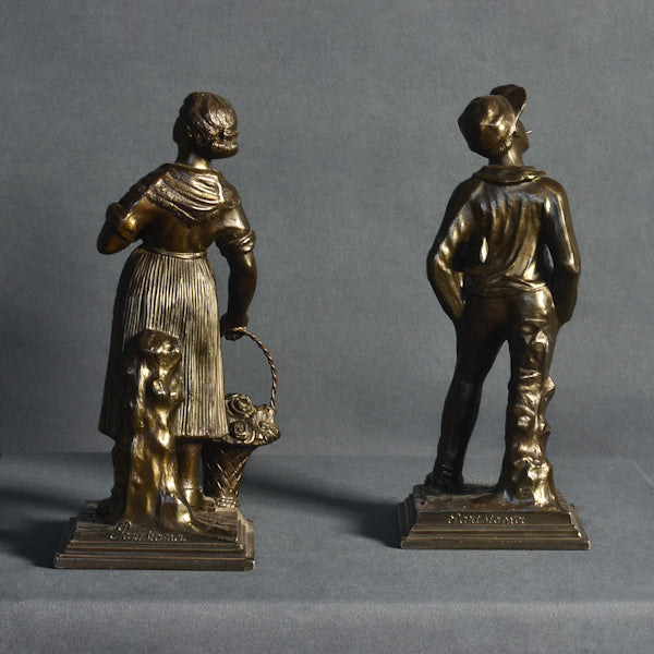 Coppia di sculture in bronzo raffiguranti giovani contadinelli. Epoca metà ‘900 (dividere i lotti, rifare foto)
