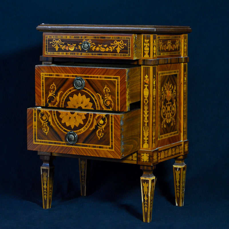 Coppia di comodini neoclassici