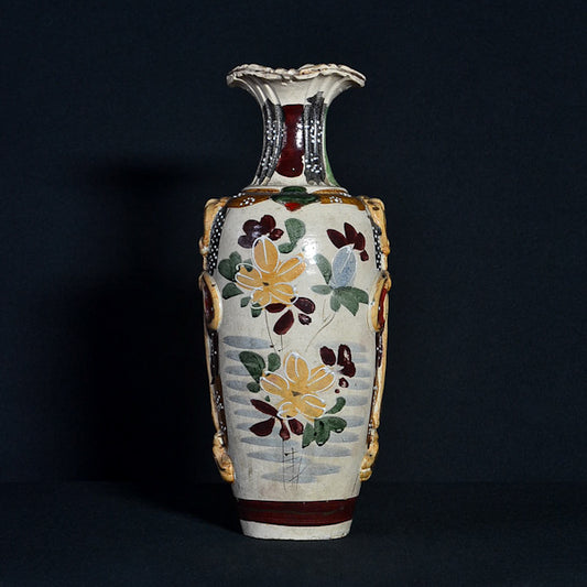 Vaso in porcellana decorato. Giappone. Epoca ‘900