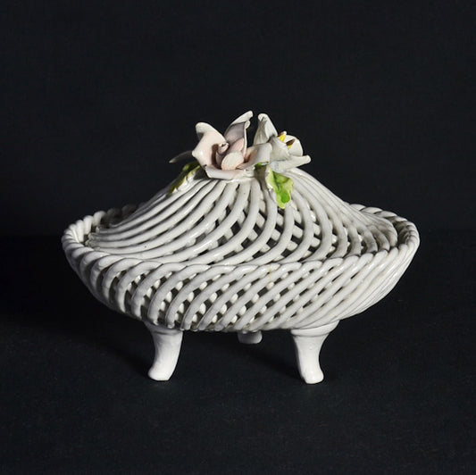 Cestino in ceramica di bassano. Epoca inizi ‘900
