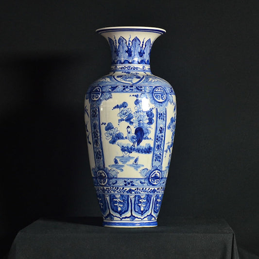 Vaso cinese in porcellana decorata a caratteri vegetali e animali. Epoca primi ‘900