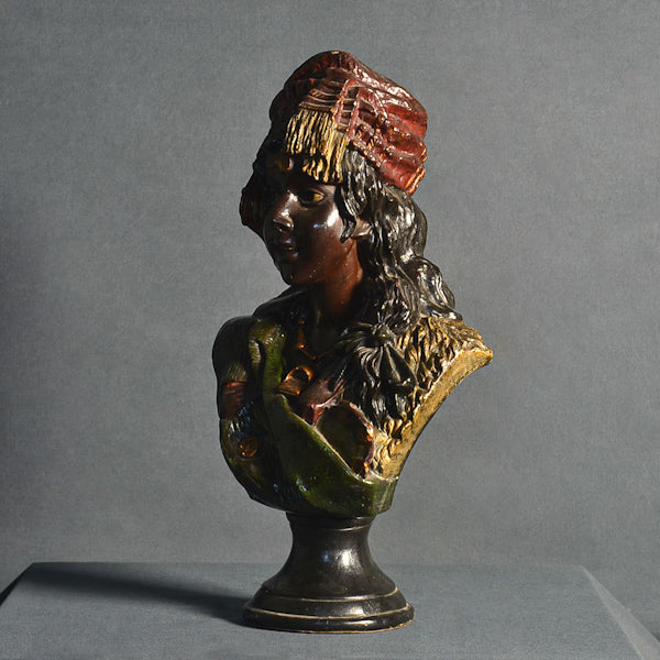 Statua in ceramica dipinta “Figura orientale” 1880 c.a