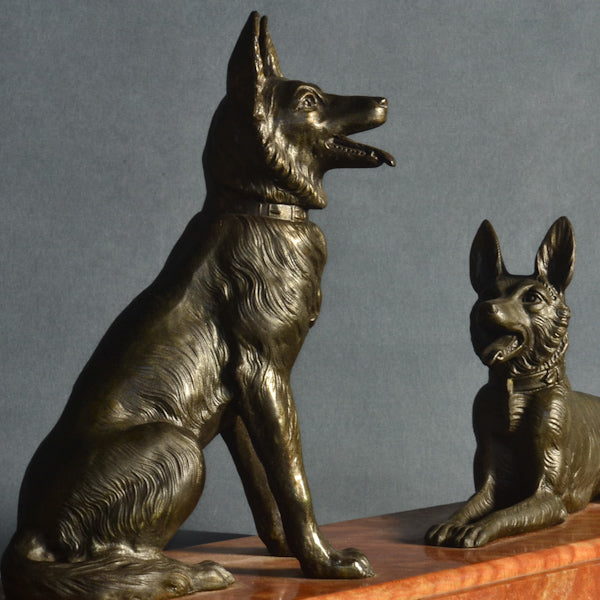 Bronzo fusione a cera persa raffigurante cani da compagnia, Piemonte. Primi '900