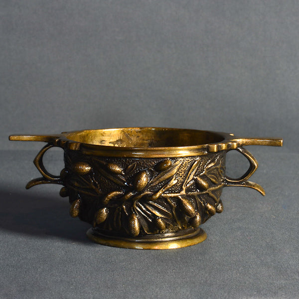 Vasetto cesellato in bronzo brunito e dorato. 1850 c.a