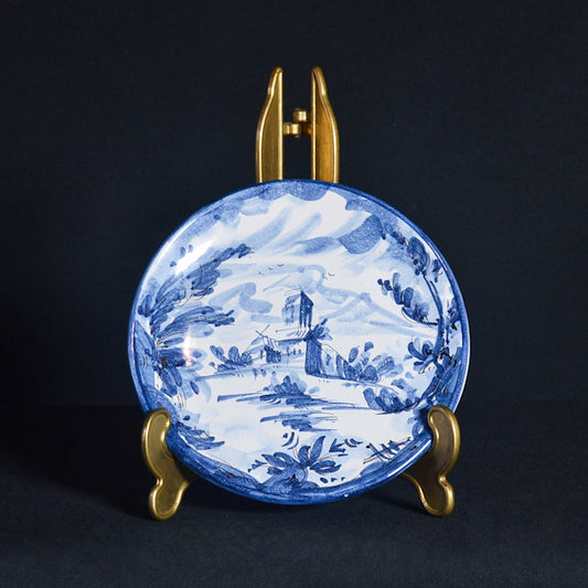 Piatto in maiolica blu e bianca. Italia. Epoca ‘900